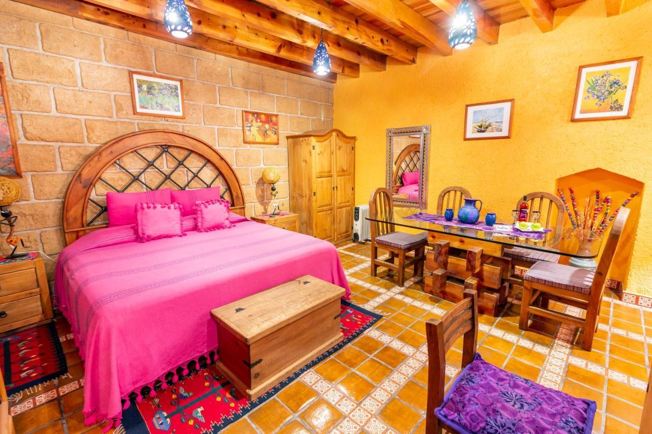 Mex Suites Casa Azul B&B - Mexico City